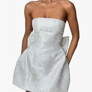Elegant White Strapless Dress
